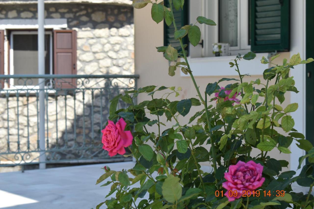 Estate Dafnopanagia Villa Magda Asprogerakata Exterior foto